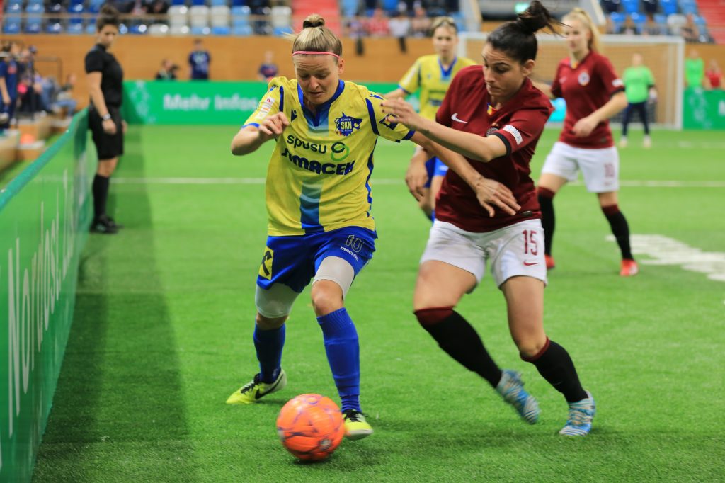 201200218 Turbine Hallencup Spiel 15 0O5A2206 201200218 Turbine Hallencup Spiel 15 0O5A2206