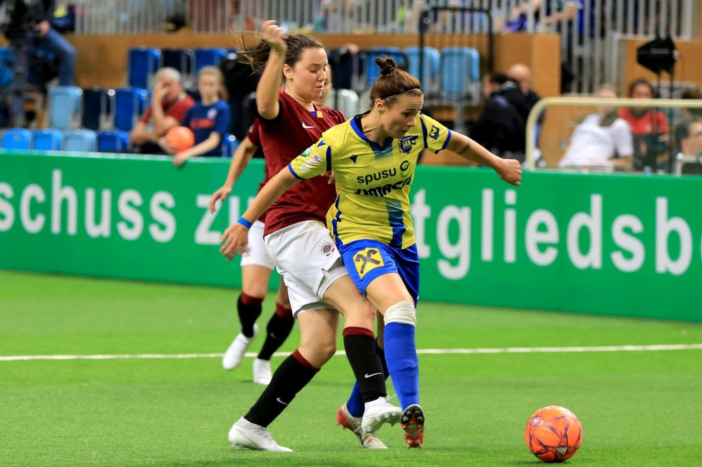 201200218 Turbine Hallencup Spiel 15 0O5A2240 201200218 Turbine Hallencup Spiel 15 0O5A2240