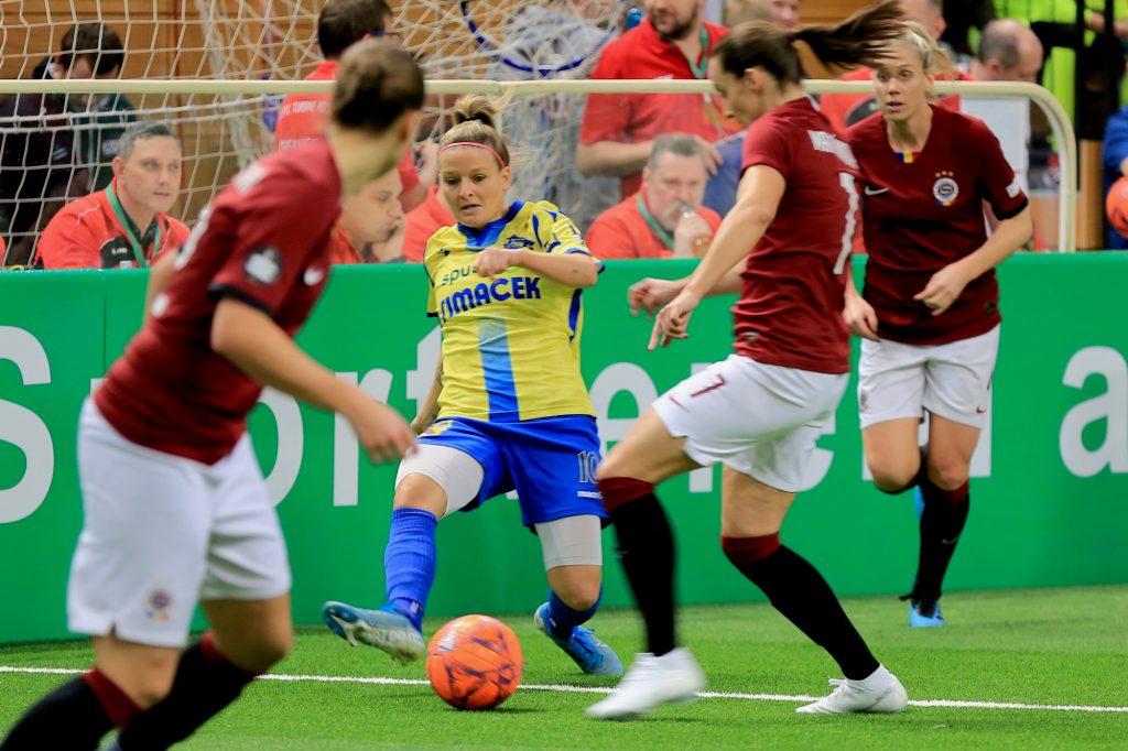 201200218 Turbine Hallencup Spiel 3 0O5A1879 201200218 Turbine Hallencup Spiel 3 0O5A1879