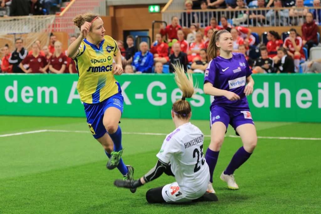 201200218 Turbine Hallencup Spiel 7 0O5A2067 201200218 Turbine Hallencup Spiel 7 0O5A2067