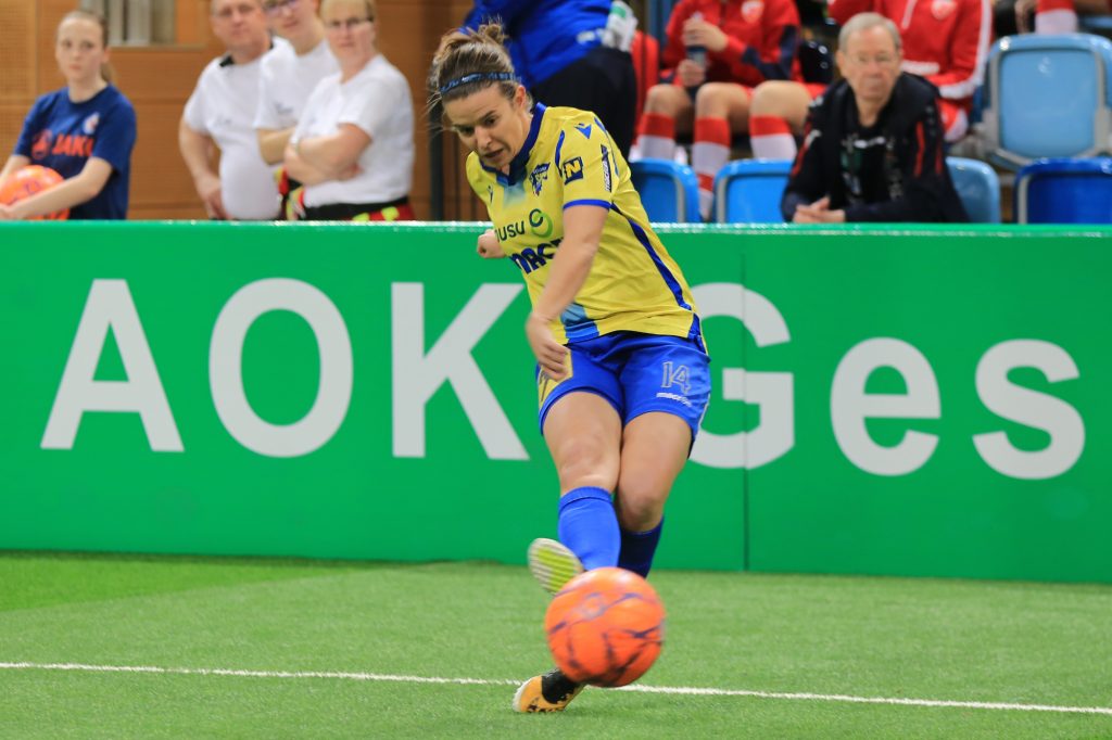 201200218 Turbine Hallencup Spiel 70O5A1986 201200218 Turbine Hallencup Spiel 70O5A1986